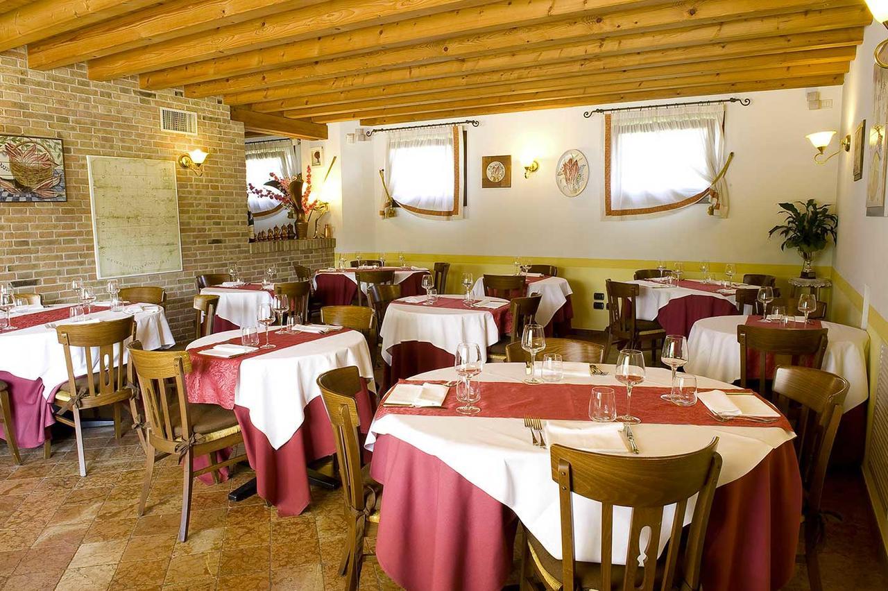 Osteria Alla Pasina Dosson Buitenkant foto